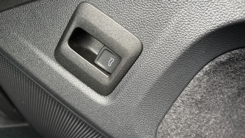 Volkswagen Tayron 2.0 TDI Elegance 5dr DSG7 [7 Seat] Diesel Estate